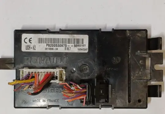 Renault Trafic II (X83) Comfort/convenience module P8200530975M 281188653A UCHN2
