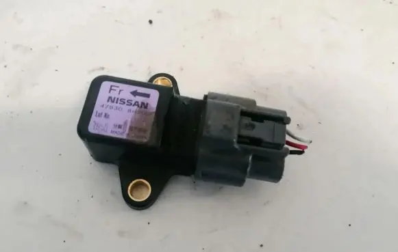 Nissan X-Trail T30 Airbag deployment crash/impact sensor 479308h300