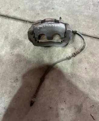 Mitsubishi Outlander Front brake caliper 4605A861