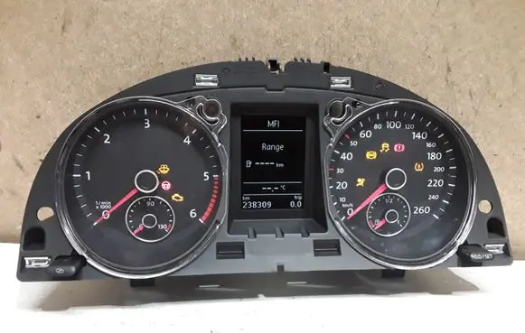Volkswagen PASSAT B7 Speedometer (instrument cluster) 3AA920870A