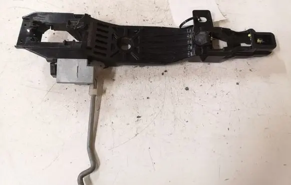 Rear door exterior handle/bracket
