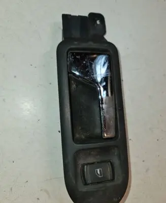 Volkswagen PASSAT B5 Front door interior handle 3B1837114