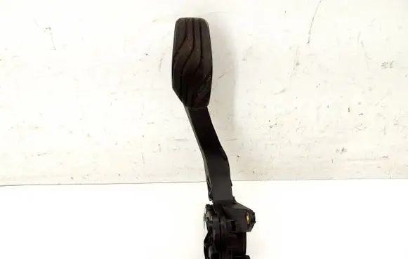 Renault Captur II Accelerator throttle pedal 180105012R