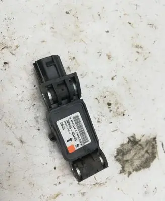 Suzuki Grand Vitara II Airbag deployment crash/impact sensor 3893065J30