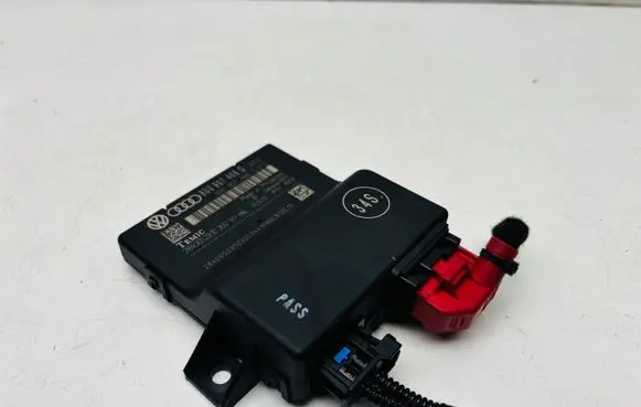 Audi Q3 8U Gateway control module 8U0907468G 2840652910