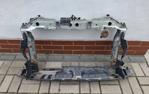 Toyota Yaris Radiator support slam panel YARISIIIPASPRZEDNI