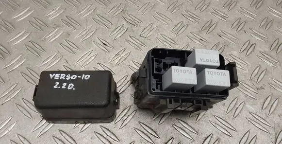 Toyota Verso Fuse box set 9008087019