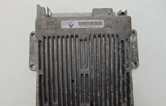 Renault Twingo I Engine control unit/module 7700868295