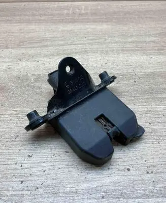 Skoda Octavia Mk2 (1Z) Tailgate/trunk/boot lock/catch/latch 1Z5827501D