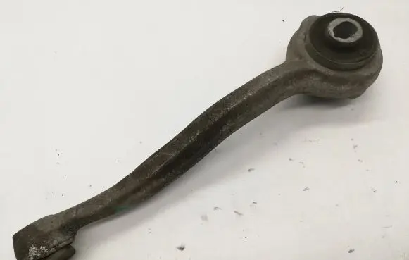 Mercedes-Benz CLK A209 C209 Front lower control arm/wishbone A2033331014