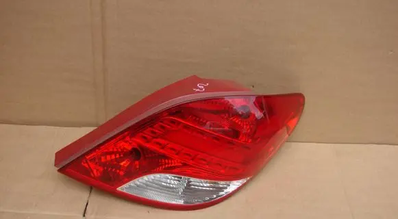 Peugeot 207 Rear/tail lights 9686565980 VP9PFX13404A