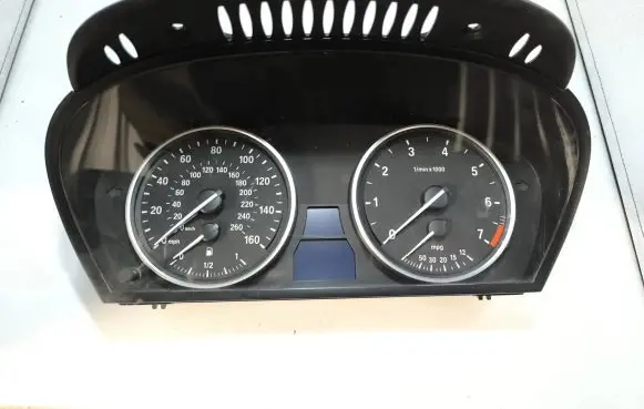 BMW 5 E60 E61 Speedometer (instrument cluster) 9153749 110080213 62119153749