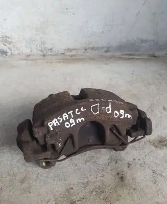 Volkswagen PASSAT CC Front brake caliper