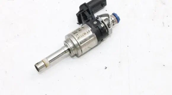 Audi Q3 F3 Fuel injector 04E906036AL