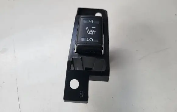 Nissan Qashqai Seat heating switch