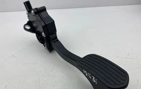 Toyota Prius Prime Accelerator throttle pedal 7811047050 07U24D00137