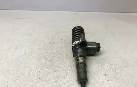 Mitsubishi Grandis Fuel injector 03G130073G