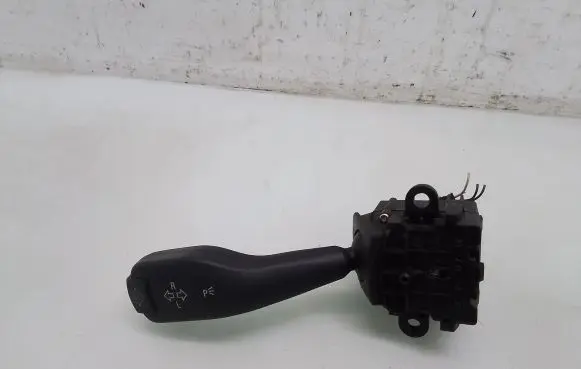 BMW 5 E39 Indicator stalk 8363668