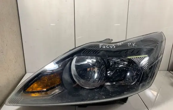 Ford Focus Headlight/headlamp M5113N060A