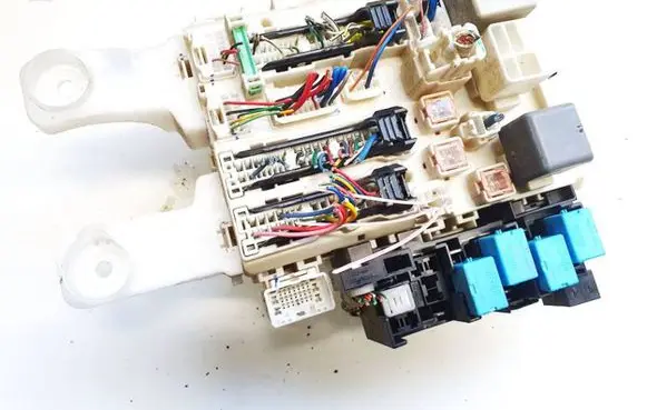 Toyota RAV 4 (XA30) Fuse box set 9104 9105