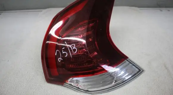 Peugeot 3008 I Rear/tail lights 9805510480