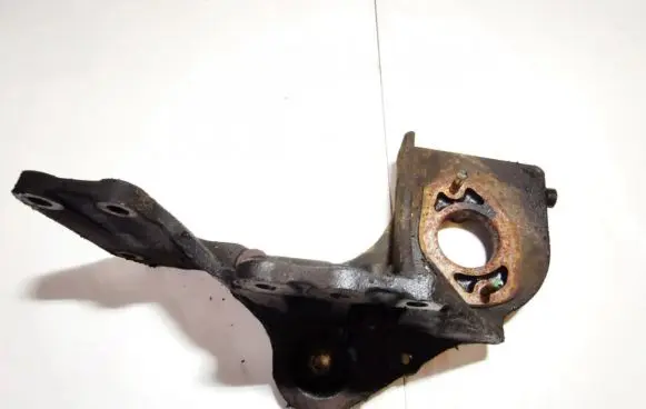 Mazda 323 Engine mounting bracket