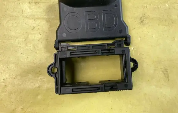 Mercedes-Benz B W245 12 V Socket (front) 96524821 2025402373 9670281