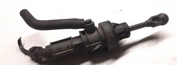 Peugeot 4007 Clutch master cylinder