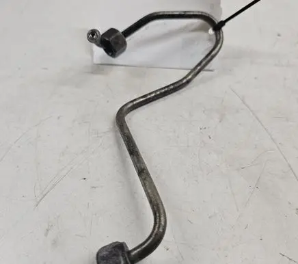 Volvo V70 Fuel injector supply line/pipe 
