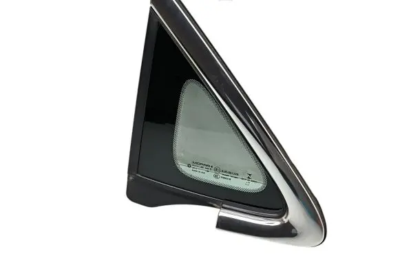 Chrysler Pacifica Front triangle window/glass 68227746AE 0908171001