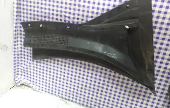 Nissan X-Trail T30 Wiper trim
