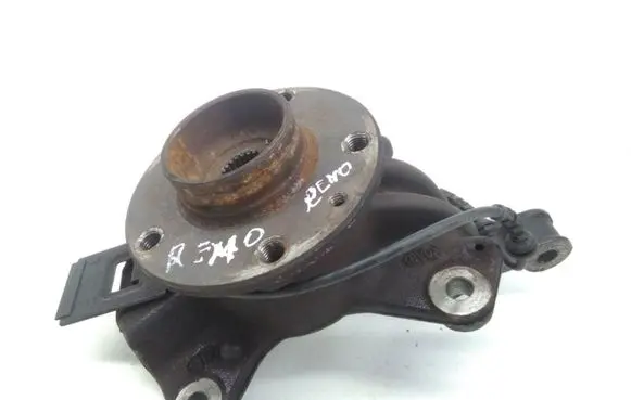 Renault Megane III Front wheel hub