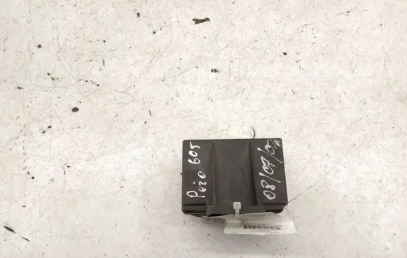 Peugeot 605 Glow plug pre-heat relay 73104902