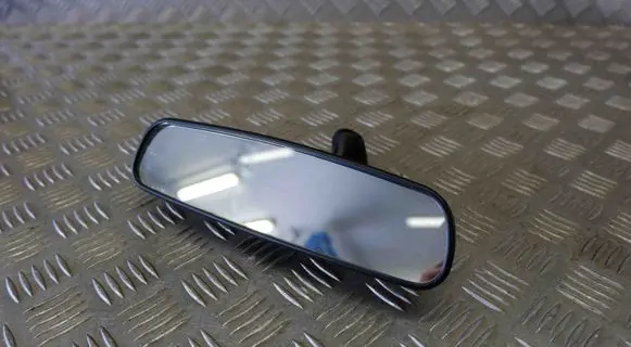 Rear view mirror (interior)