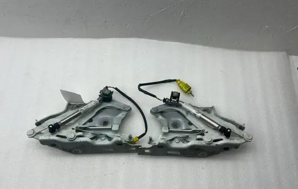 Audi A5 Engine bonnet/hood hinges 8W6823301E 8W6823823 8W6823302E