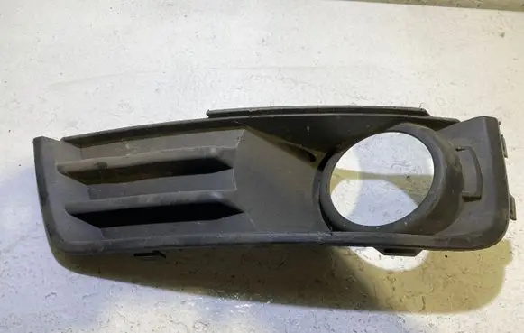 Ford C-MAX I Front fog light trim/grill 3M51R49353AD