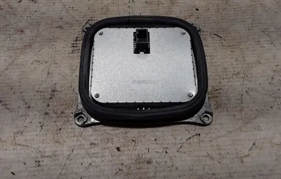 Chrysler Pacifica Xenon control unit/module 147000015300