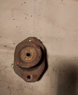 Opel Vivaro Gearbox mount 8200065989A