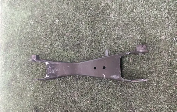 BMW i3 Rear control arm 6867879