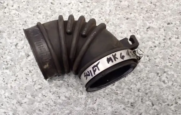 Suzuki Swift II Intercooler hose/pipe