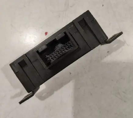 Audi A6 S6 C5 4B Alarm control unit/module 4B0951173