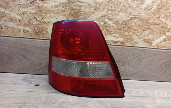 KIA Sorento Rear/tail lights E138362