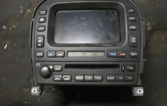 Jaguar S-Type Radio/CD/DVD/GPS head unit 2R8310E889AJ
