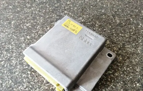 Mazda Premacy Airbag control unit/module C17657K30B