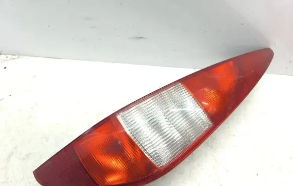 Ford Mondeo Mk III Rear/tail lights 1S7113404C