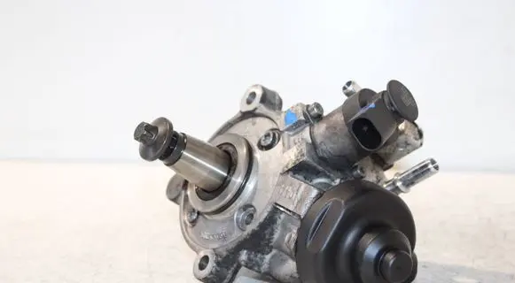 BMW 5 F10 F11 Fuel injection high pressure pump 8511626 0445010764