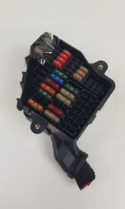 Audi A4 S4 B7 8E 8H Fuse module 8D2941824