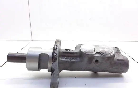 Master brake cylinder
