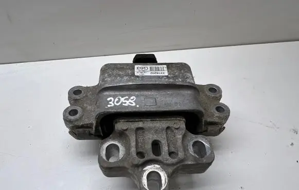 Volkswagen PASSAT B6 Engine mount bracket 1K0199555