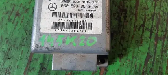 Mercedes-Benz C W202 Airbag control unit/module 0008208026